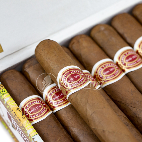 Romeo Y Julieta Petit Coronas Cigars in Box