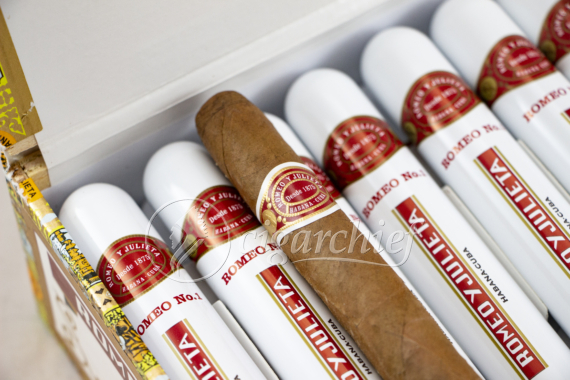 Romeo Y Julieta No.1 Tubos Cigars in Box
