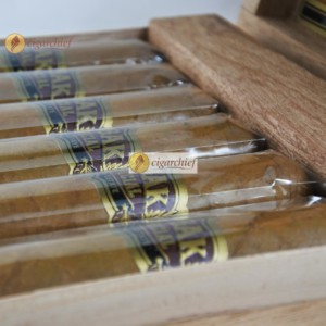 Drew Estate Cigars Tabak Especial Robusto Medio Box of 12 Cigars Side