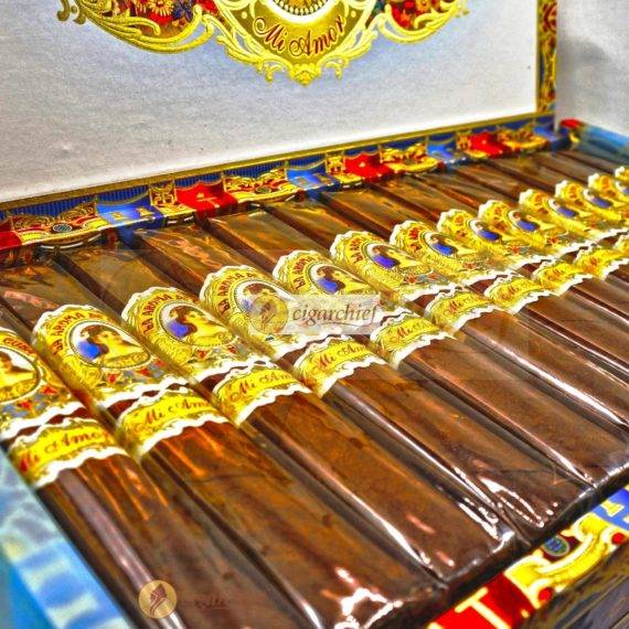 La Aroma de Cuba Cigars Mi Amor Robusto Box of 25 Cigars Open