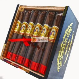 La Aroma de Cuba Cigars Robusto Box of 24 Cigars Open Side