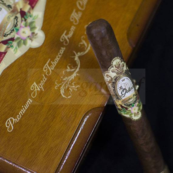 La Galera Habano Single Cigar Leaning On Box of 21 Cigars