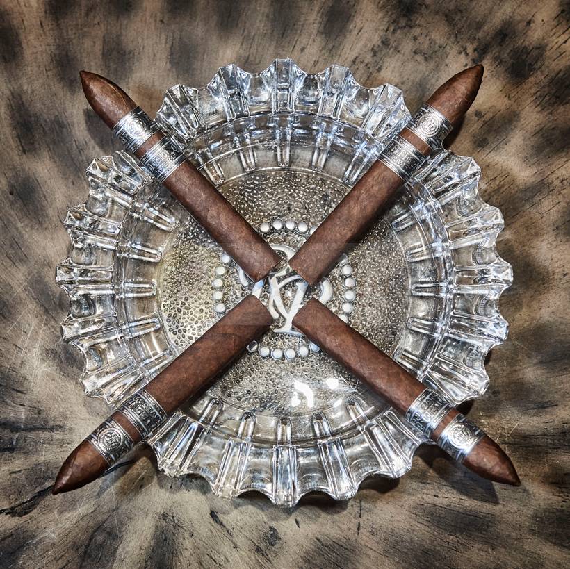 Rocky Patel Cigars 15th Anniversary Torpedo Single Cigar Crystal Ashtray Rocky Patel Cigars 15th Anniversary Torpedo Single Cigar Crystal Ashtray