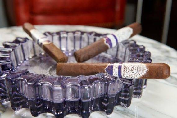 Rocky Patel Cigars Special Edition Toro Single Cigar Crystal Ashtray