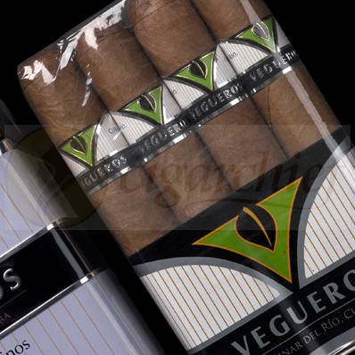 Vegueros Cigars Centrofinos Full Box of Cigars Side By Side with Lid