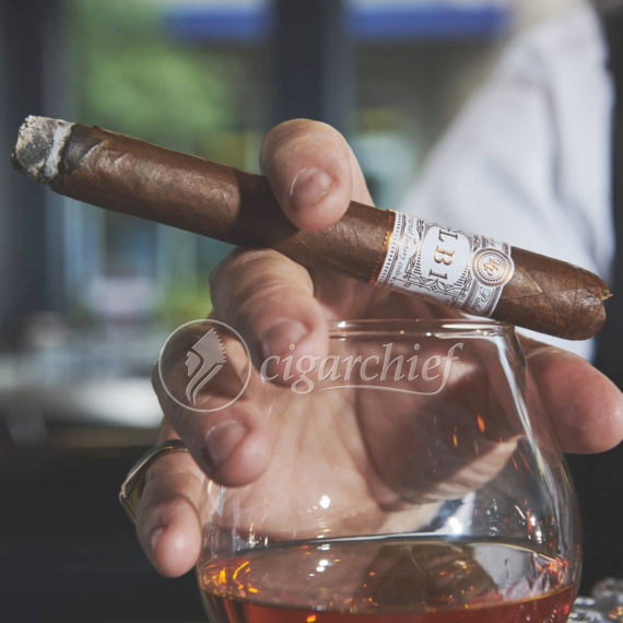 Rocky Patel Cigars LB1 Toro Single Cigar Whiskey Glass Hand