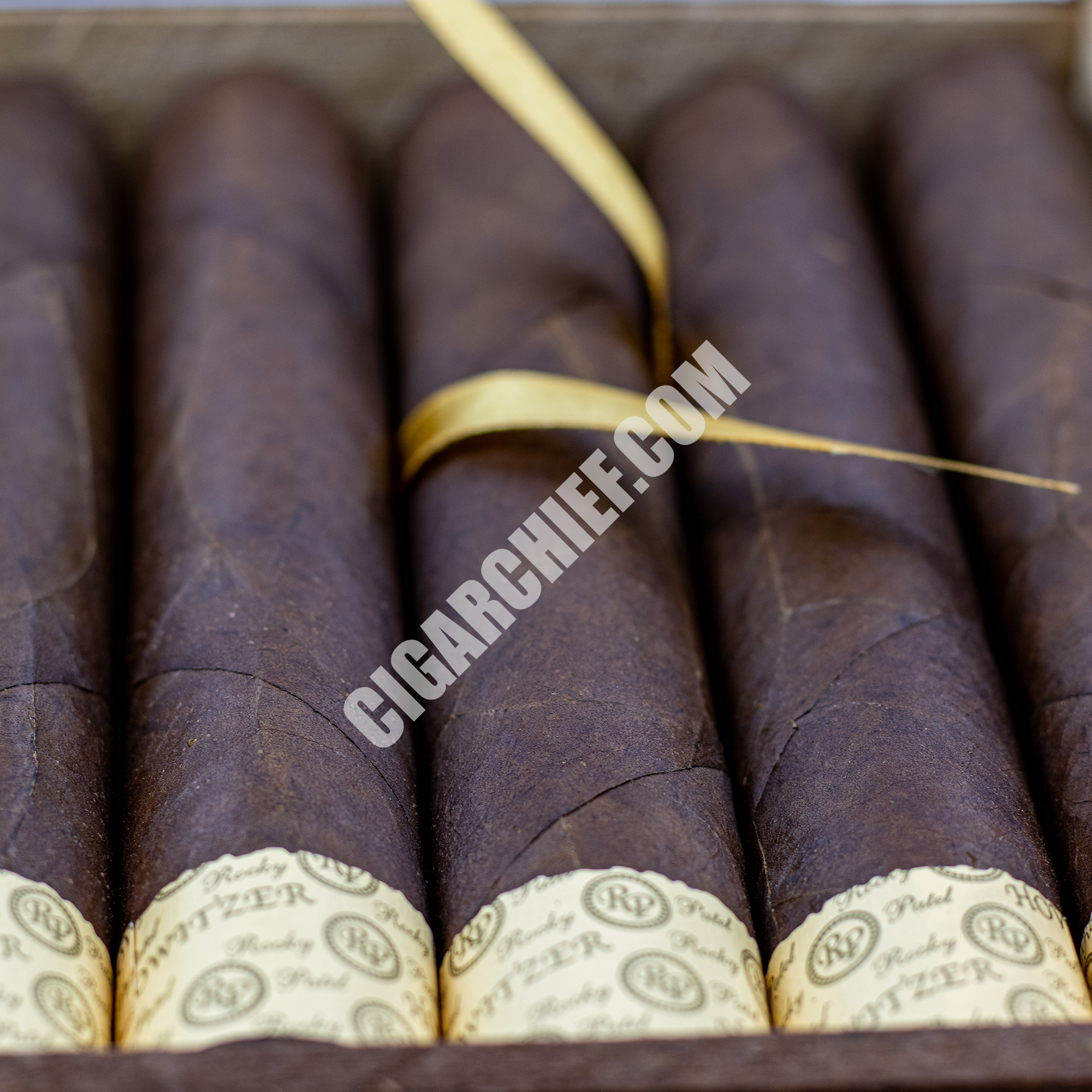Rocky Patel-Howizer-Box close