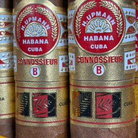 H.Upmann Connoisseur B Cuban Cigars Close up Cigar Band